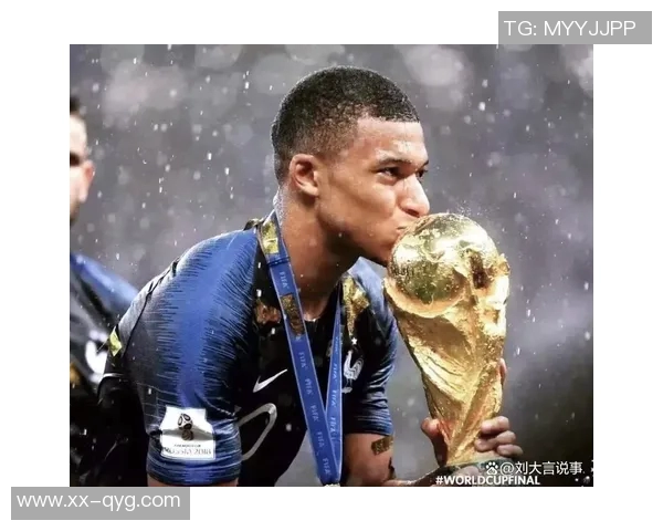 姆巴佩荣获24-25赛季欧洲金靴皇马全队盛装出席庆祝仪式